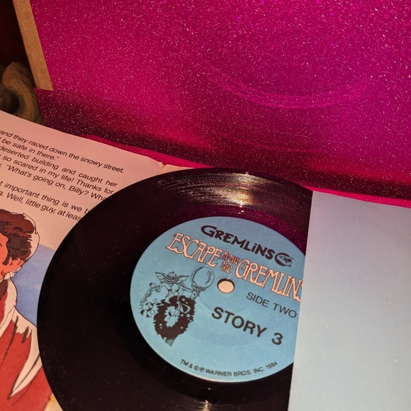 1984 Gremlins Story Books 1-3 and 5 with Record, No Scratches on record - Picture 11 of 16